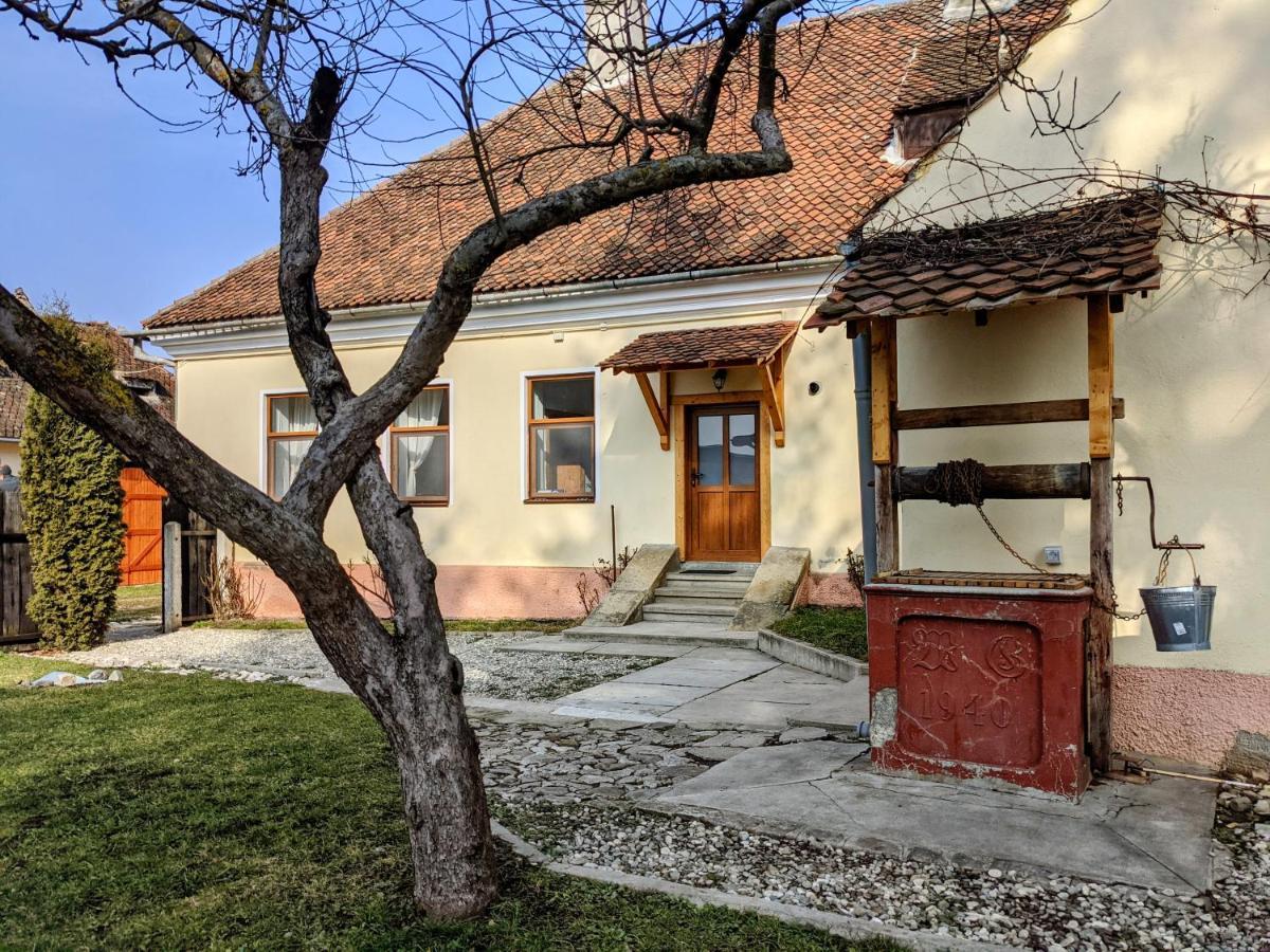 Gaestehaus Honigberg Next To The Fortified Church Of Hărman Zewnętrze zdjęcie