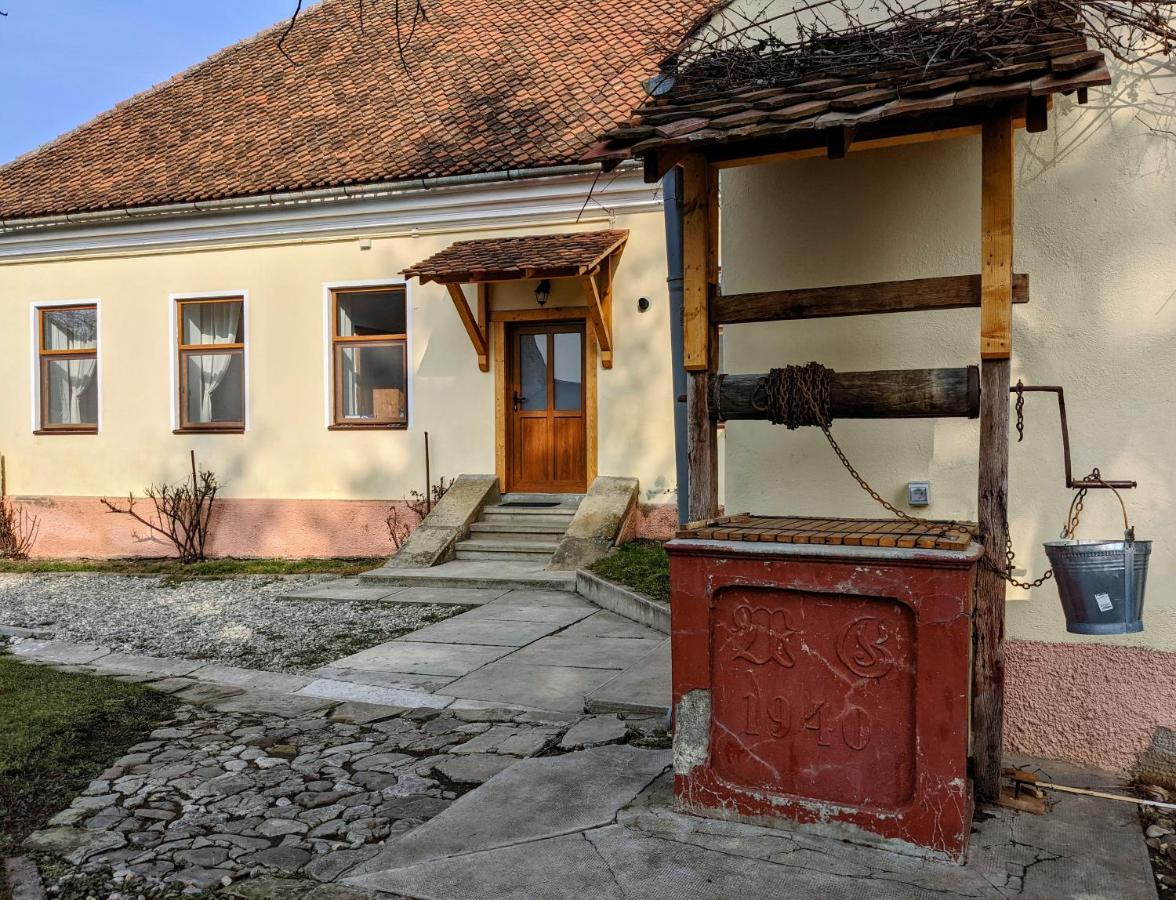Gaestehaus Honigberg Next To The Fortified Church Of Hărman Zewnętrze zdjęcie